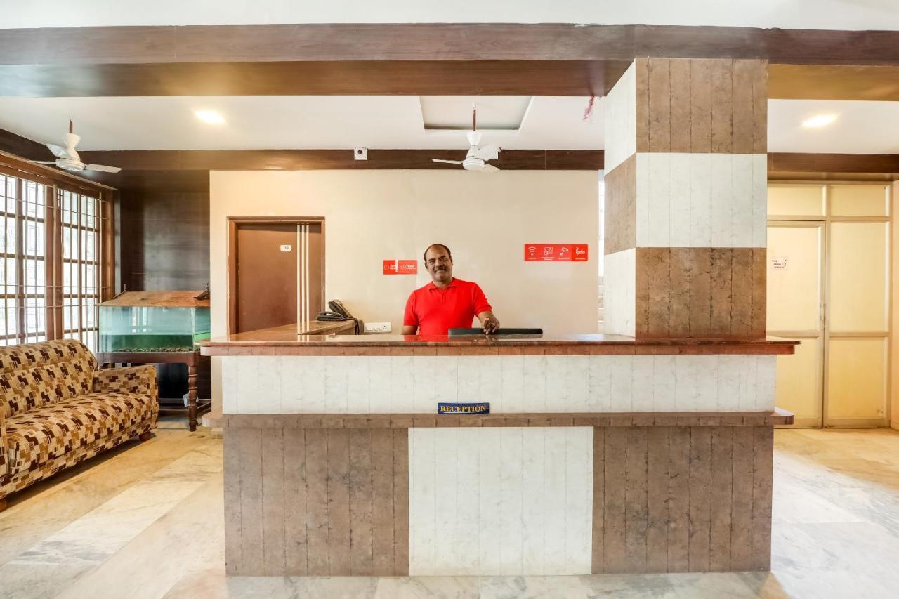 Oyo 61247 Hotel Vijayalakshmi Tiruppur Exterior photo